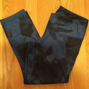 Lululemon crop flower leggings